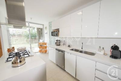 Casa de 3 alcobas en arriendo en Envigado, Envigado, 647 m² · foto 4 de 19
