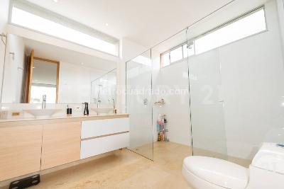Casa de 3 alcobas en arriendo en Envigado, Envigado, 647 m² · foto 10 de 19