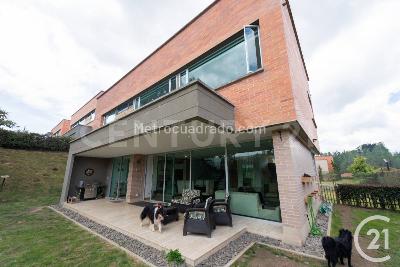 Casa de 3 alcobas en arriendo en Envigado, Envigado, 647 m² · foto 17 de 19