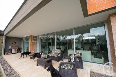 Casa de 3 alcobas en arriendo en Envigado, Envigado, 647 m² · foto 18 de 19