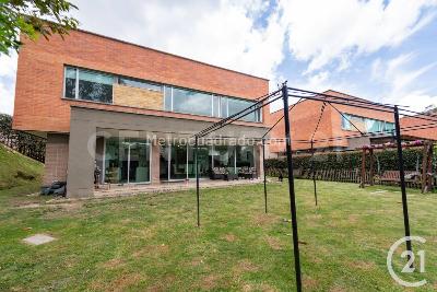 Casa de 3 alcobas en arriendo en Envigado, Envigado, 647 m² · foto 19 de 19