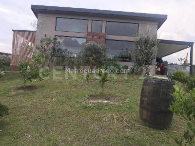 Casa de 3 alcobas en venta en Llano Grande, Rionegro · foto 2 de 18