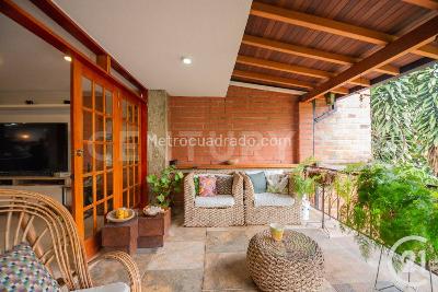 Casa de 3 alcobas en venta en Envigado, Envigado, 280 m² · foto 2 de 20