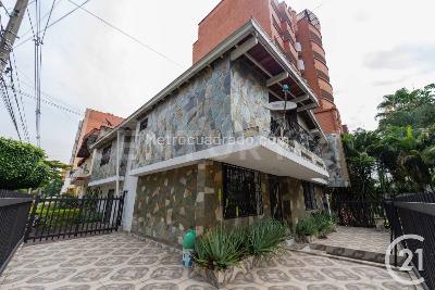 Casa de 5 alcobas en venta en Medellin, Medellín, 189 m² · foto 2 de 20