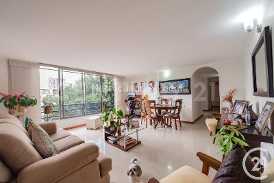 Apartamento de 3 alcobas en venta en El Poblado, Medellín, 99 m² · foto 2 de 18