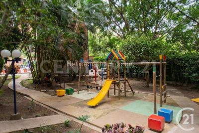 Apartamento de 3 alcobas en venta en El Poblado, Medellín, 99 m² · foto 17 de 18