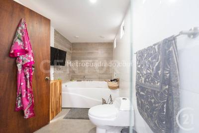Casa de 4 alcobas en venta en El Poblado, Medellín, 507 m² · foto 10 de 20