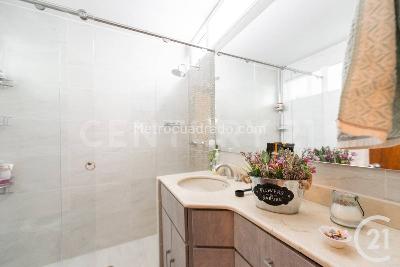 Casa de 4 alcobas en venta en El Poblado, Medellín, 507 m² · foto 15 de 20