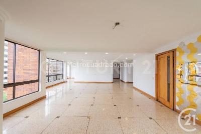 Apartamento de 4 alcobas en venta en Castropol, Medellín, 297 m² · foto 2 de 20