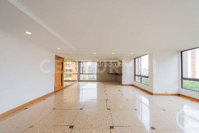 Apartamento de 4 alcobas en venta en Castropol, Medellín, 297 m² · foto 3 de 20