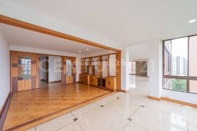Apartamento de 4 alcobas en venta en Castropol, Medellín, 297 m² · foto 4 de 20