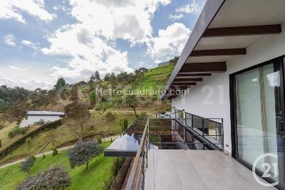 Casa de 4 alcobas en venta en Envigado, Envigado · foto 3 de 20