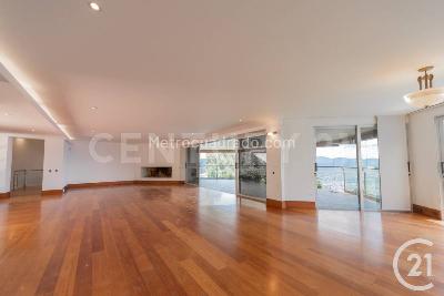 Casa de 3 alcobas en venta en El Poblado, Medellín · foto 2 de 20