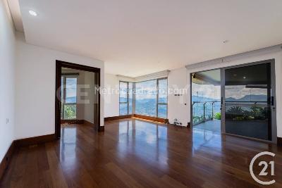 Casa de 3 alcobas en venta en El Poblado, Medellín · foto 3 de 20