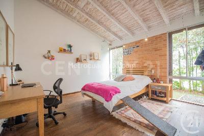 Casa de 4 alcobas en venta en Loma De Las Brujas, Envigado, 1631 m² · foto 18 de 20