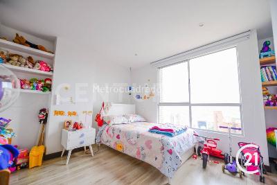 Apartamento de 2 alcobas en venta en Loma De Los Parra, Medellín, 163 m² · foto 10 de 18
