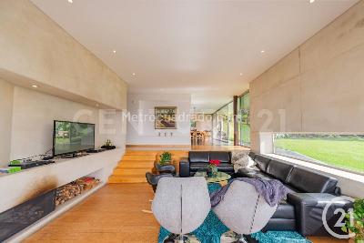 Casa de 5 alcobas en venta en El Poblado, Medellín · foto 2 de 20