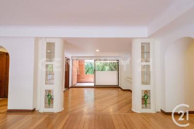 Apartamento de 3 alcobas en venta en El Poblado, Medellín, 232 m² · foto 4 de 20