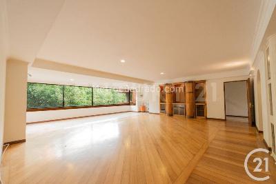Apartamento de 3 alcobas en venta en El Poblado, Medellín, 232 m² · foto 5 de 20
