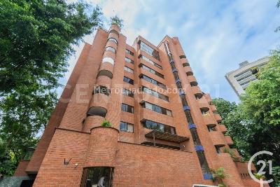 Apartamento de 3 alcobas en venta en El Poblado, Medellín, 232 m² · foto 20 de 20