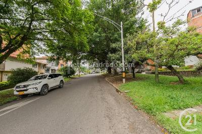 Apartamento de 2 alcobas en venta en Laureles, Medellín, 128 m² · foto 16 de 16