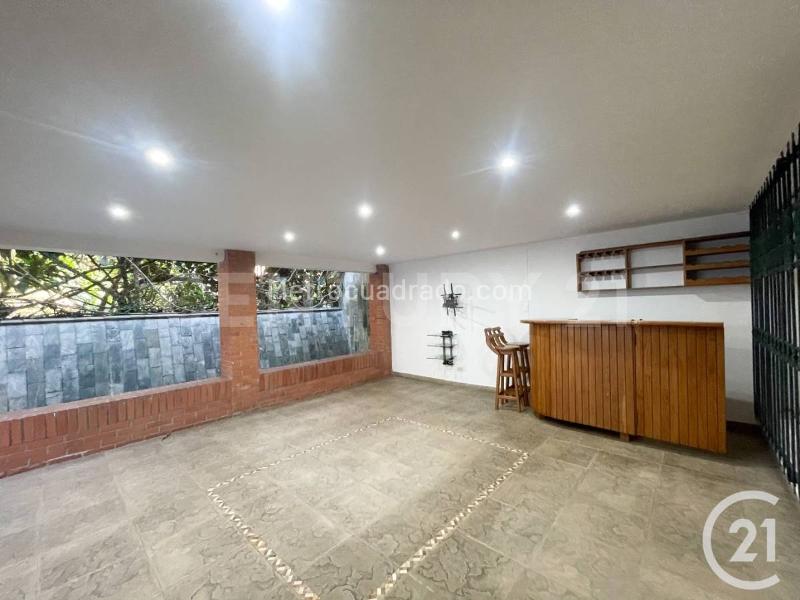 Casa de 4 Alcobas con 5 Baños en San Lucas, El Poblado - 6