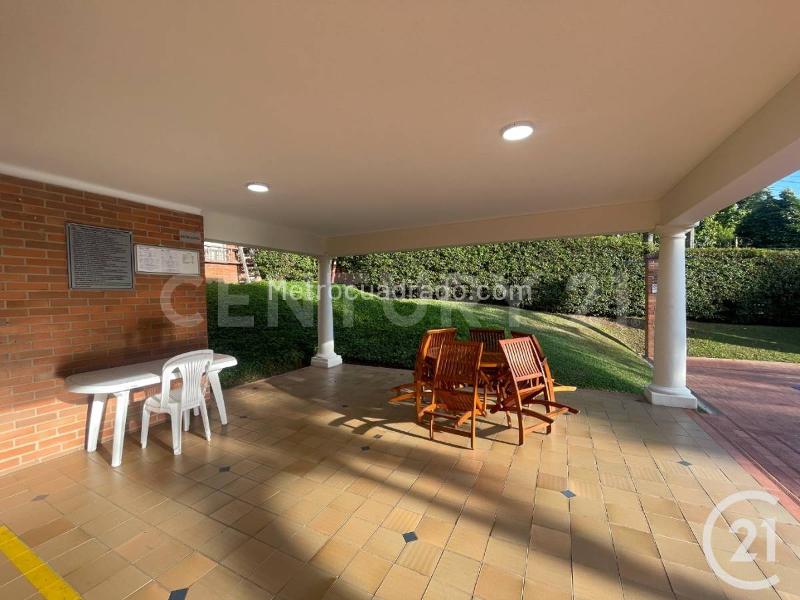 Casa de 4 Alcobas con 5 Baños en San Lucas, El Poblado - 3