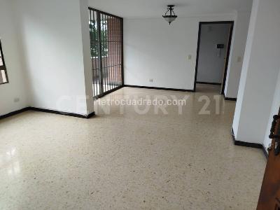 Apartamento en venta en El Poblado, Medellín · foto 2 de 15