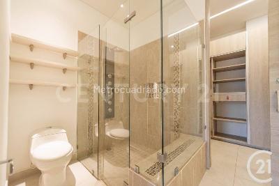 Casa de 4 alcobas en venta en El Poblado, Medellín, 250 m² · foto 11 de 20