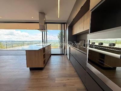 Casa de 3 alcobas en venta en Rionegro, Rionegro, 328 m² · foto 4 de 20