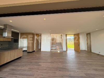 Casa de 3 alcobas en venta en Rionegro, Rionegro, 328 m² · foto 13 de 20