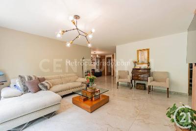 Apartamento en venta en El Poblado, Medellín · foto 2 de 20
