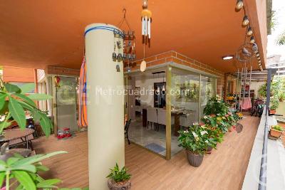 Apartamento en venta en El Poblado, Medellín · foto 8 de 20