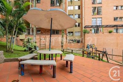 Apartamento en venta en El Poblado, Medellín · foto 17 de 20