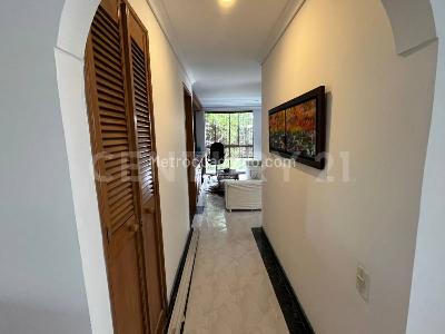 Apartamento de 3 alcobas en arriendo en Los Balsos, Medellín, 210 m² · foto 9 de 15