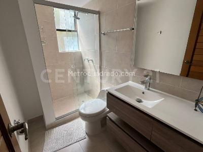 Apartamento de 3 alcobas en arriendo en Los Balsos, Medellín, 210 m² · foto 10 de 15