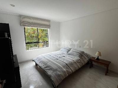 Apartamento de 3 alcobas en arriendo en Los Balsos, Medellín, 210 m² · foto 12 de 15