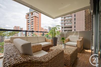 Apartamento de 3 alcobas en venta en El Poblado, Medellín, 223 m² · foto 2 de 20