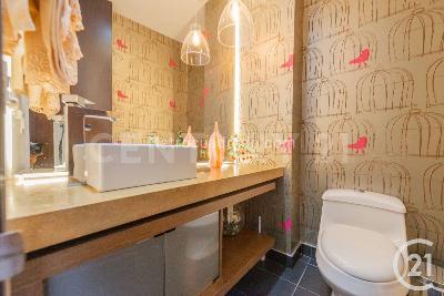 Apartamento de 3 alcobas en venta en El Poblado, Medellín, 223 m² · foto 3 de 20