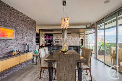 Apartamento de 3 alcobas en venta en El Poblado, Medellín, 223 m² · foto 11 de 20