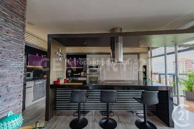 Apartamento de 3 alcobas en venta en El Poblado, Medellín, 223 m² · foto 17 de 20