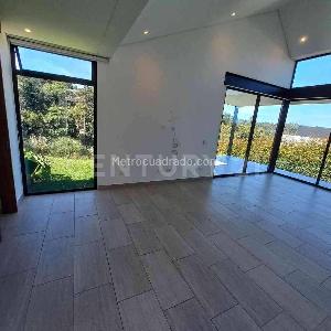 Casa de 3 alcobas en arriendo en Las Palmas Sector La Explanada, Envigado, 1600 m² · foto 7 de 20