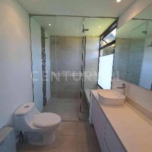 Casa de 3 alcobas en arriendo en Las Palmas Sector La Explanada, Envigado, 1600 m² · foto 10 de 20
