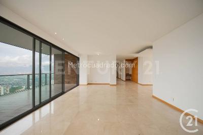 Apartamento de 3 alcobas en venta en El Poblado, Medellín, 267 m² · foto 2 de 20