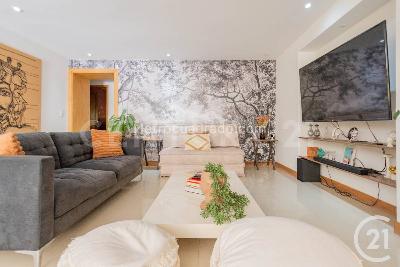 Apartamento de 3 alcobas en venta en Las Lomas, Medellín, 245 m² · foto 2 de 20