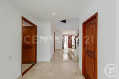 Casa de 3 alcobas en venta en Envigado, Envigado, 272 m² · foto 4 de 20