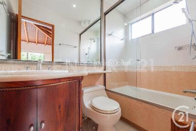 Casa de 3 alcobas en venta en Envigado, Envigado, 272 m² · foto 16 de 20