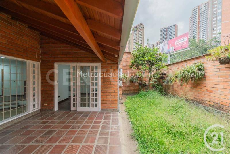 Casa de Uso Mixto de 3 Alcobas en Arriendo en El Poblado - 5