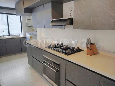 Apartamento de 3 alcobas en venta en El Poblado, Medellín, 150 m² · foto 5 de 16