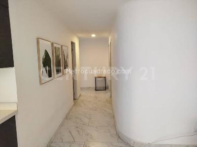 Apartamento de 3 alcobas en venta en El Poblado, Medellín, 150 m² · foto 8 de 16